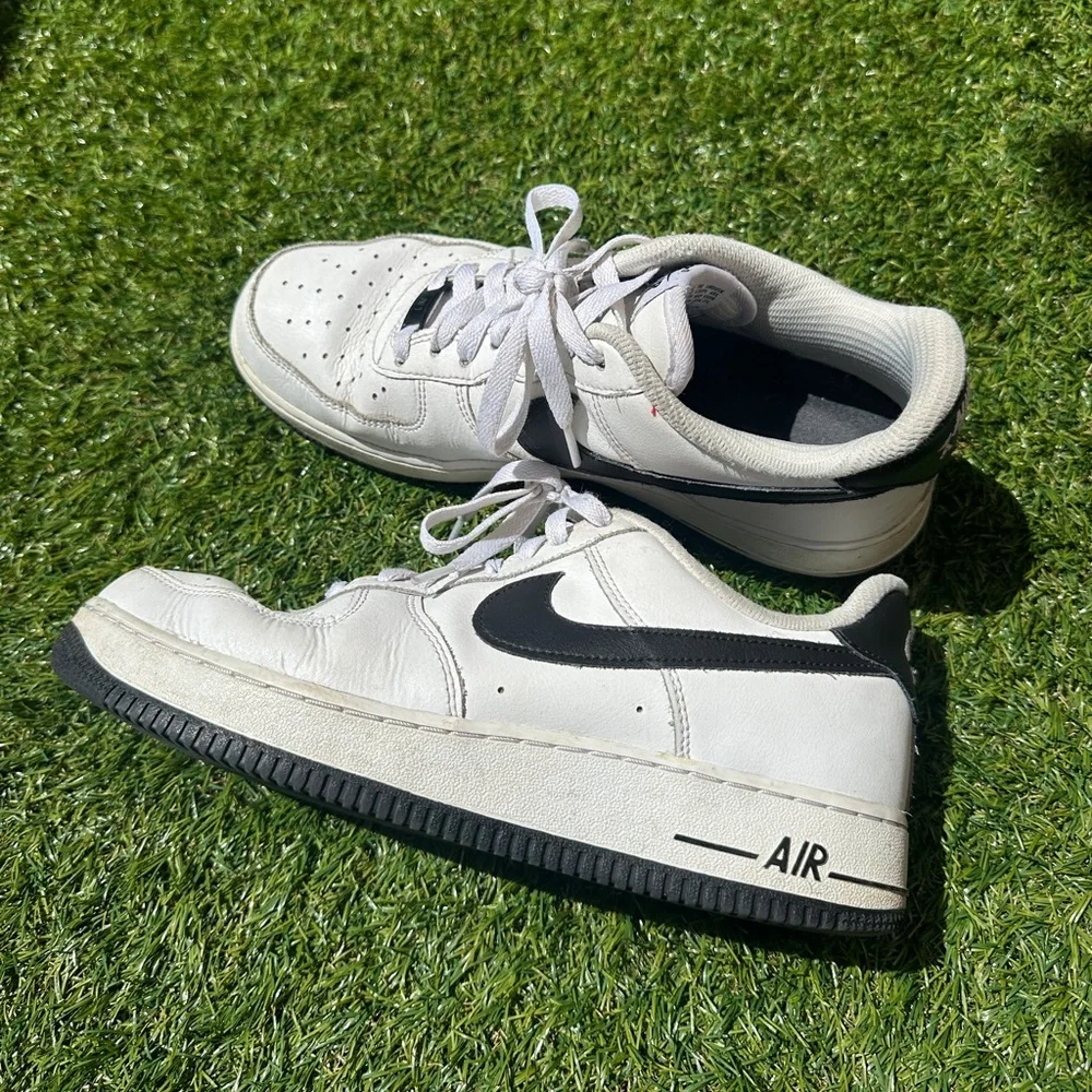 Nike Airforce 1s - Picture 1 of 4